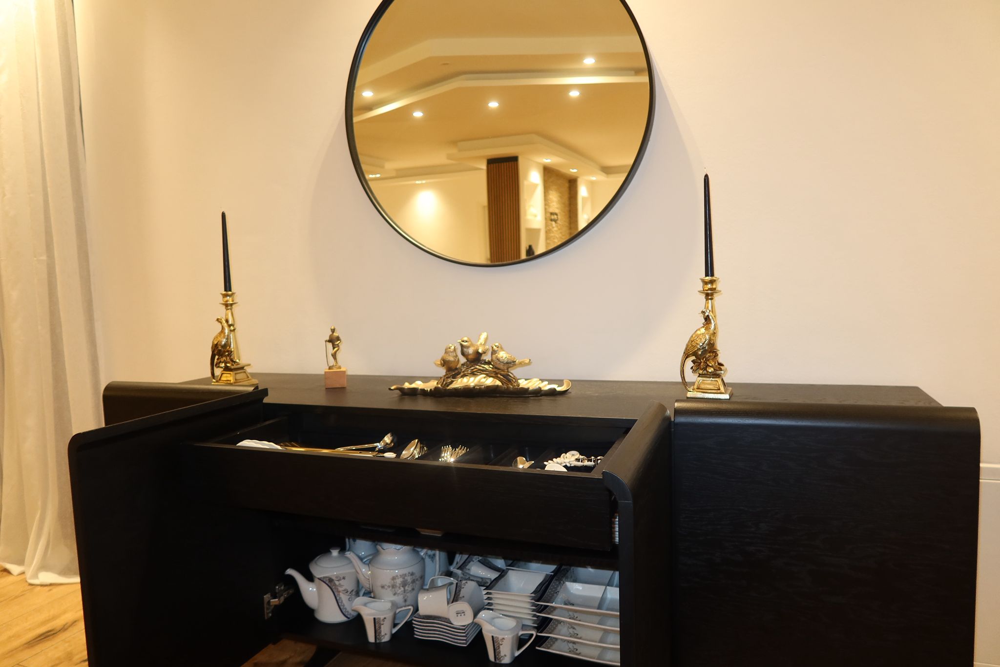 Exklusiver Sideboard-Tisch