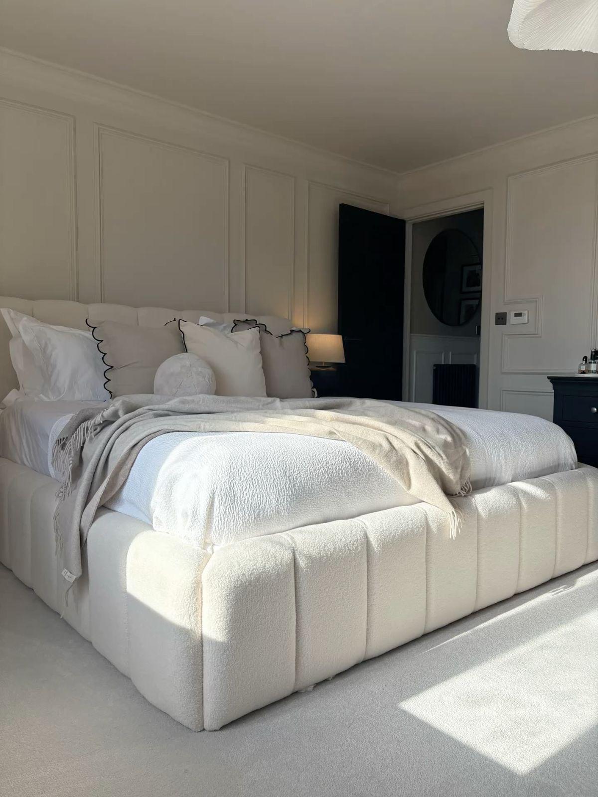 Bedroom Aura