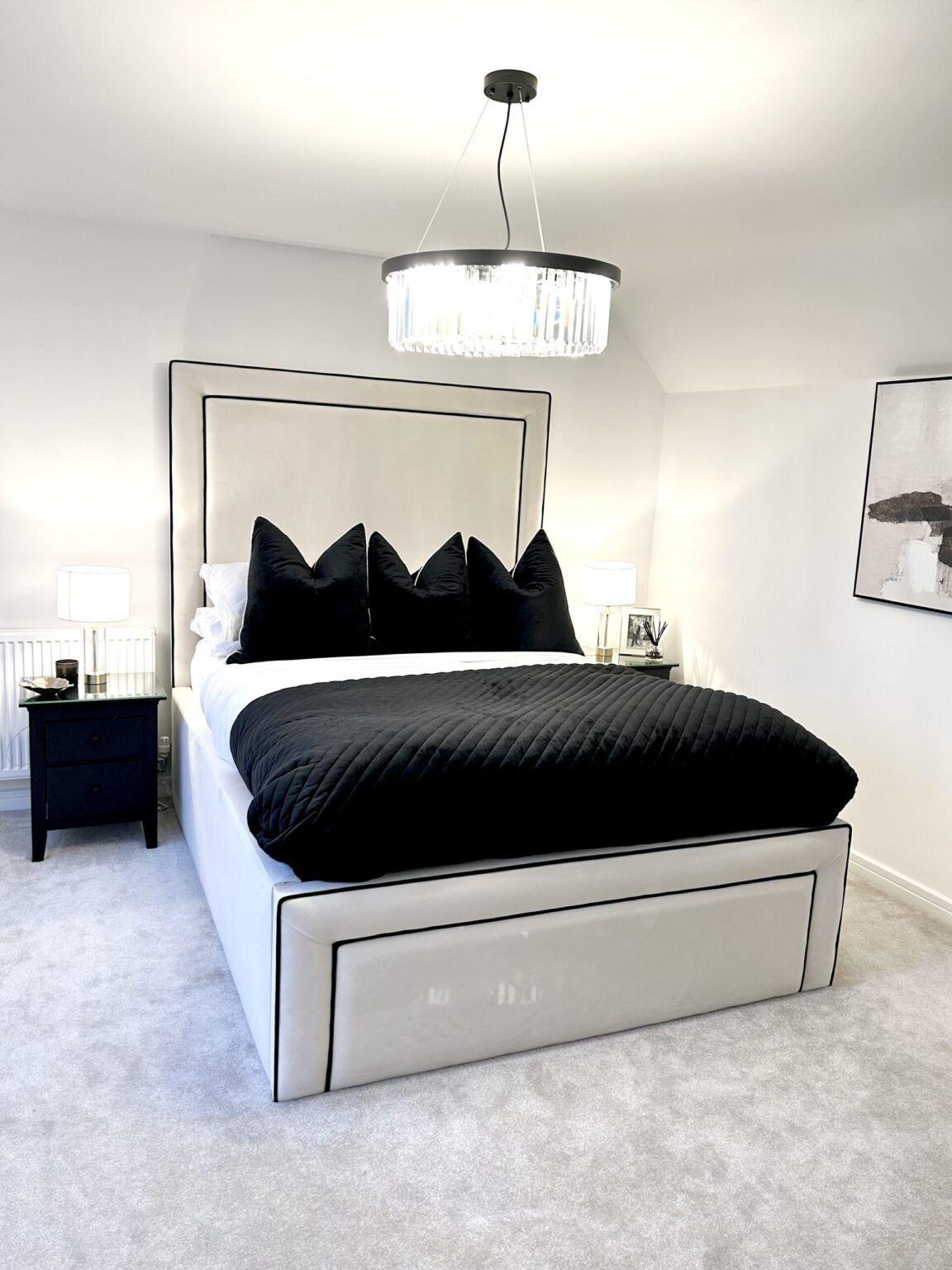 Bedroom Noir Suite
