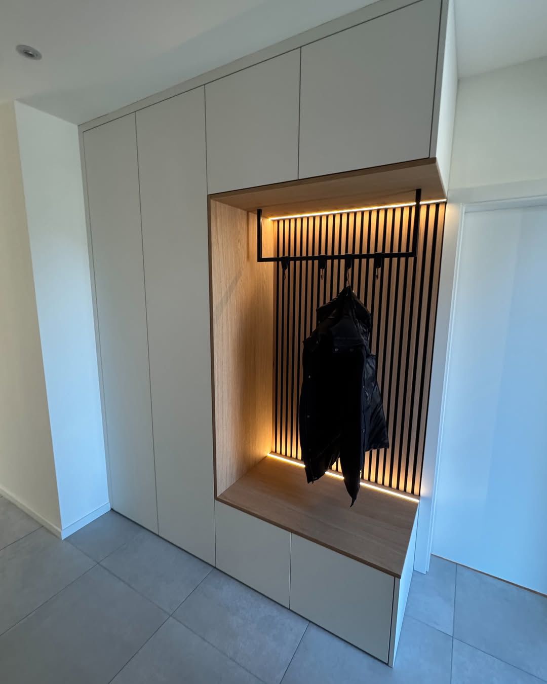 Entrance Beige