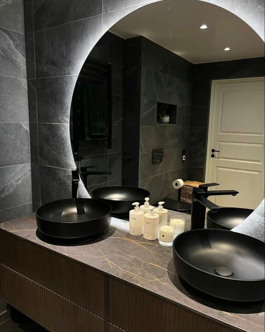 Bathroom Noir