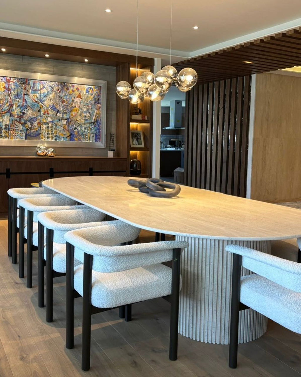 Diningroom Aura