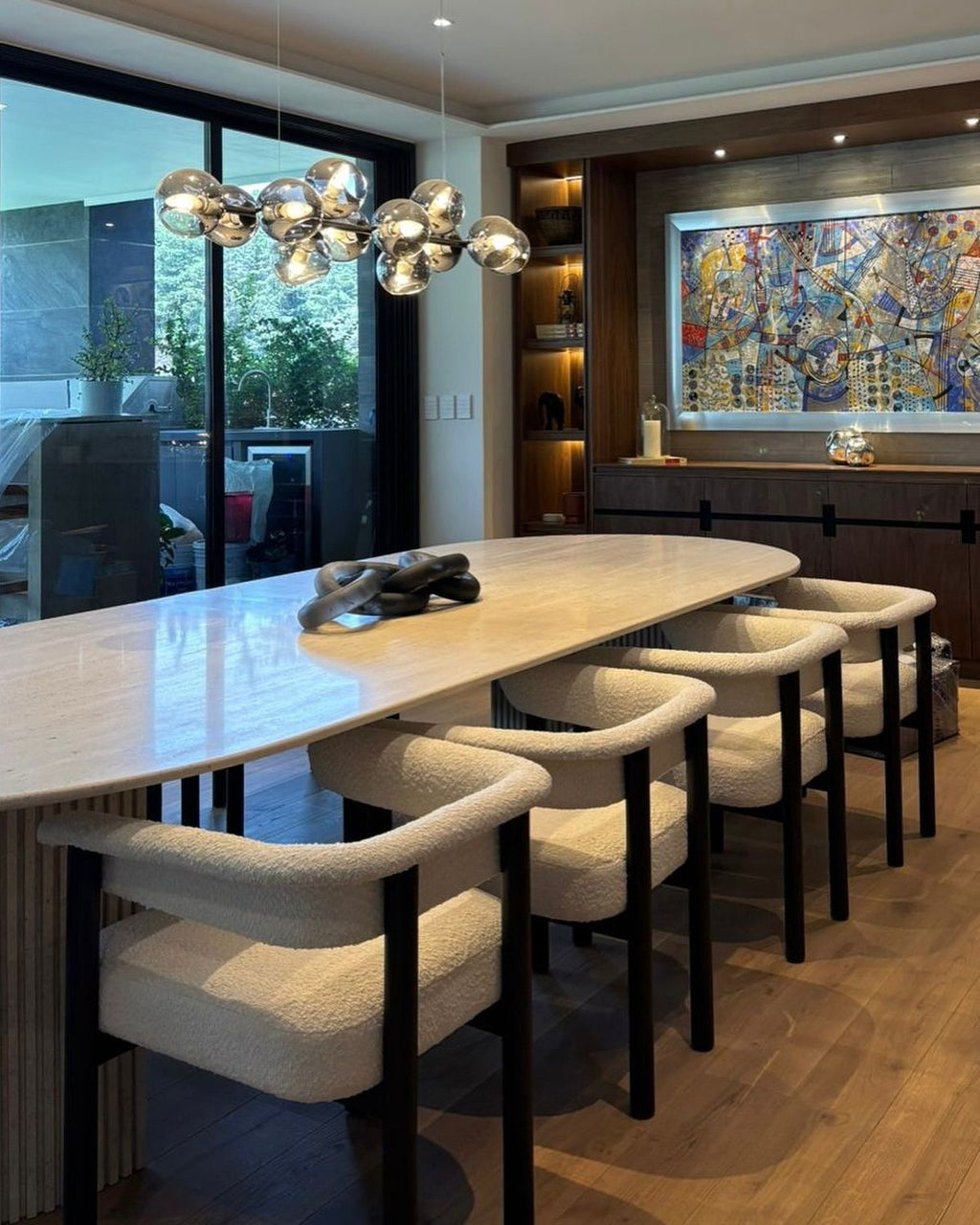 Diningroom Aura