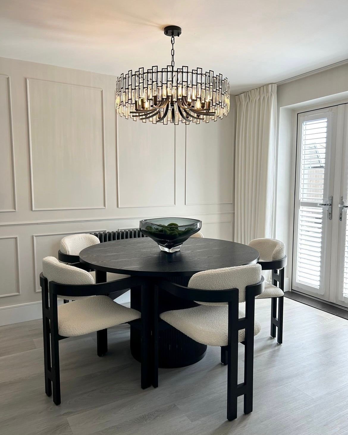 Diningroom Round