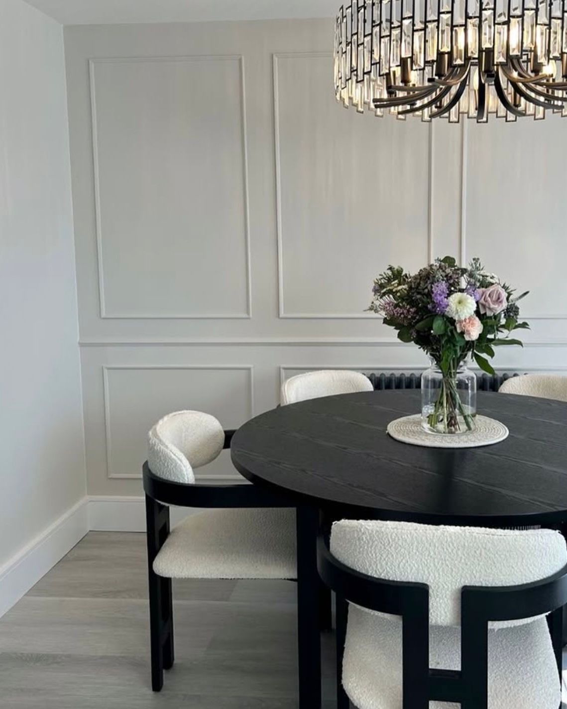 Diningroom Round